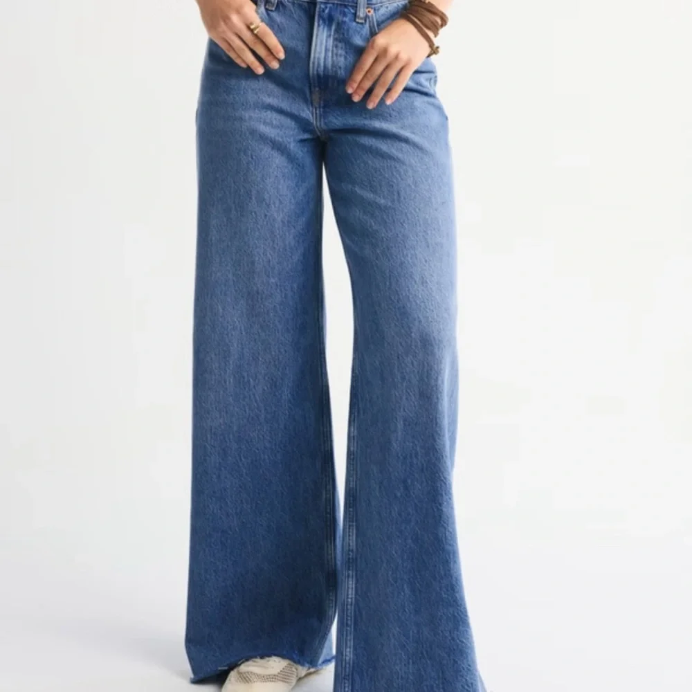 Abercrombie & Fitch High Rise Blue Jeans - Picture 1 of 13